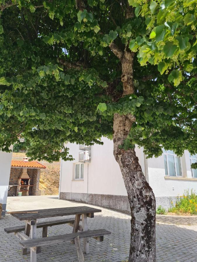 パンピリョーザ・ダ・セーラ Casas Da Escola - "A Escola" - Measヴィラ エクステリア 写真