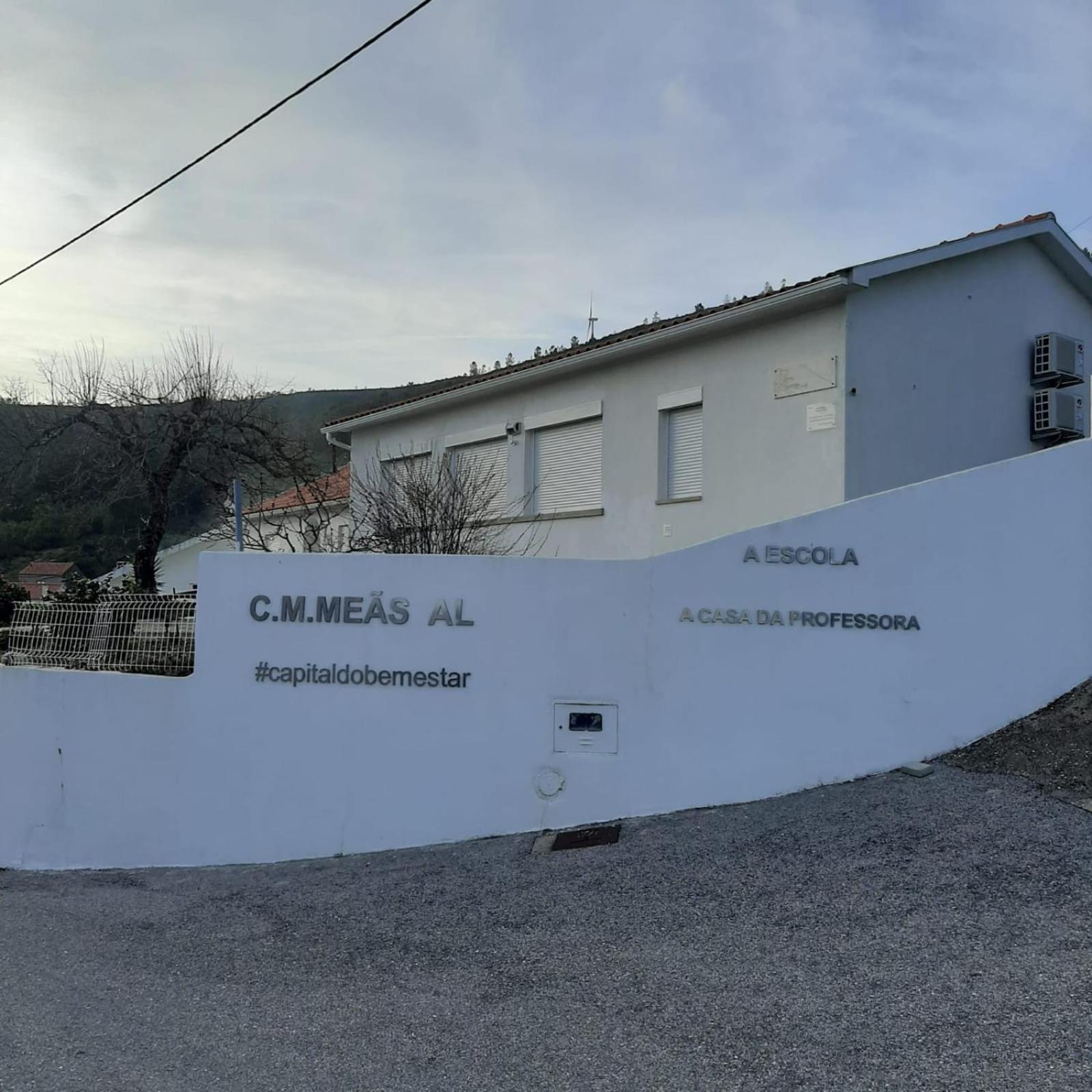 パンピリョーザ・ダ・セーラ Casas Da Escola - "A Escola" - Measヴィラ エクステリア 写真