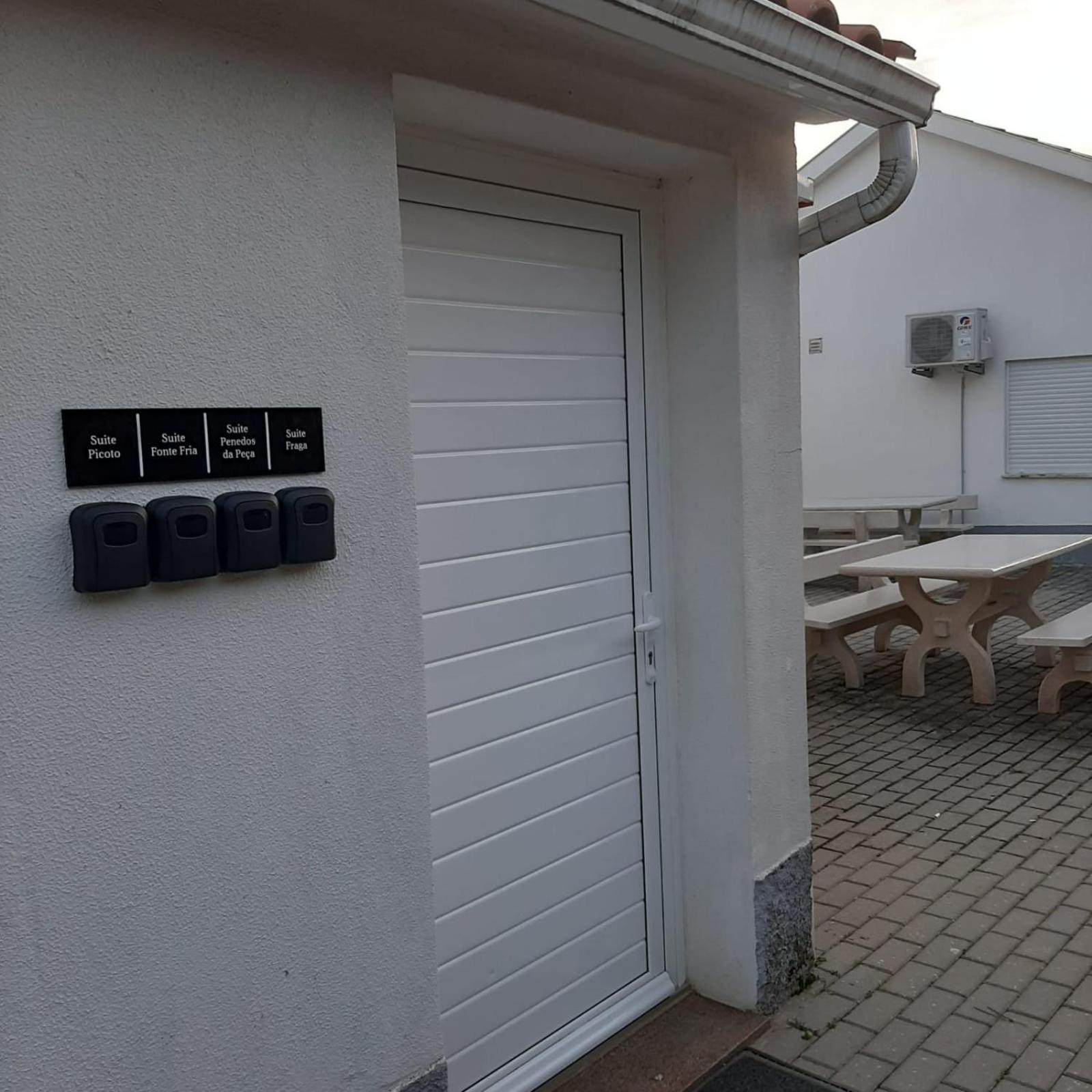 パンピリョーザ・ダ・セーラ Casas Da Escola - "A Escola" - Measヴィラ エクステリア 写真